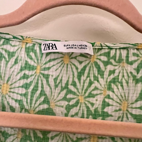 SOLD - Green ZARA Daisy Scrunched Top - Picture 2 of 10